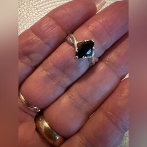 Vintage .925 Sterling Silver Avon Black Onyx Geometric Ring